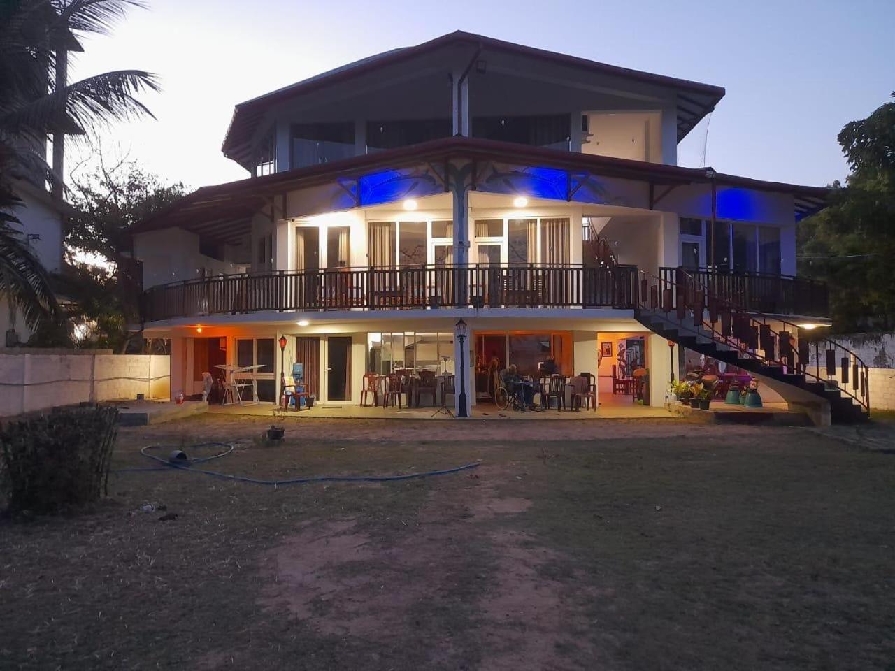 Baden Beach Hotel 칼쿠다 외부 사진