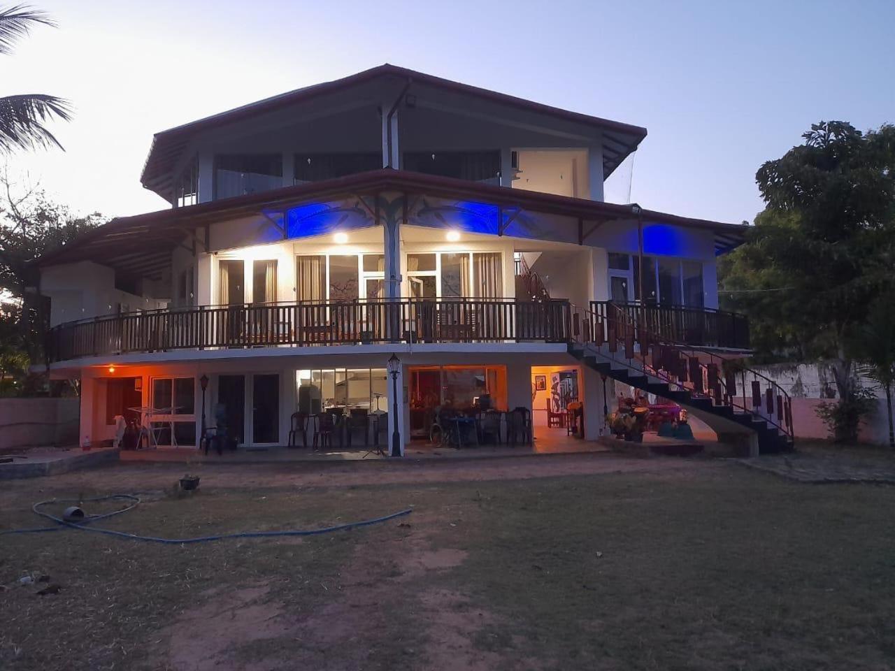 Baden Beach Hotel 칼쿠다 외부 사진