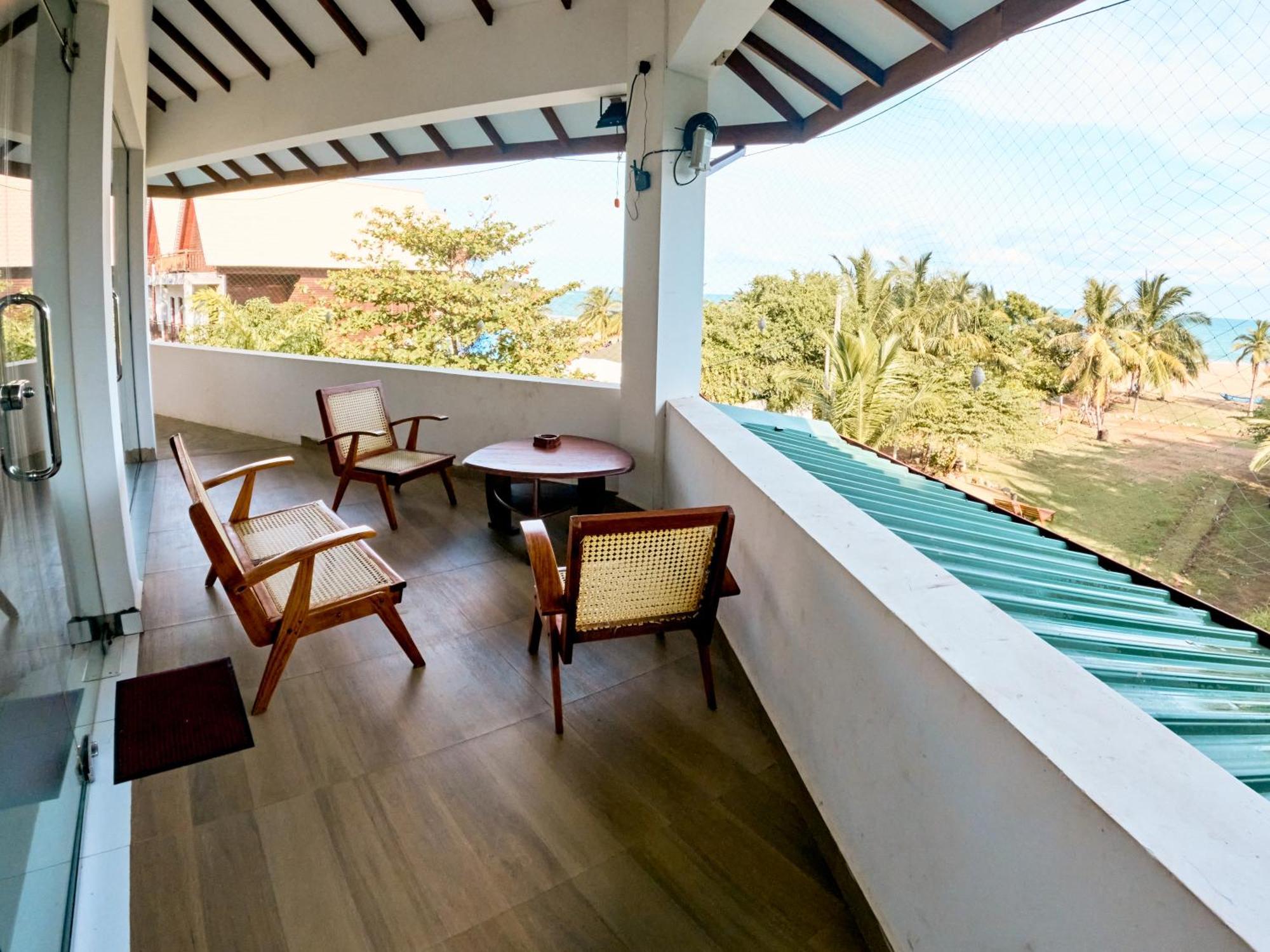 Baden Beach Hotel 칼쿠다 외부 사진